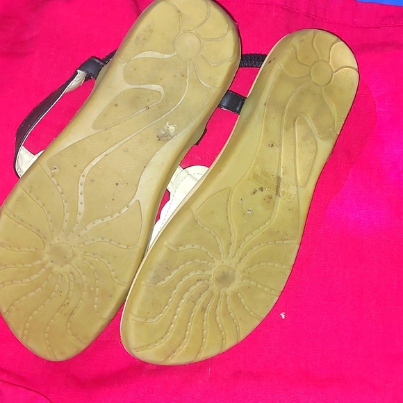 Sandals - Picture 3 of 3